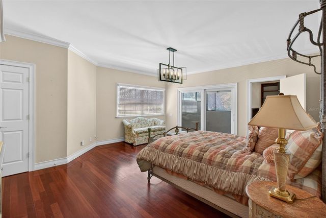 1100 TORTUGA CIRCLE NE, St Petersburg, FL 33702