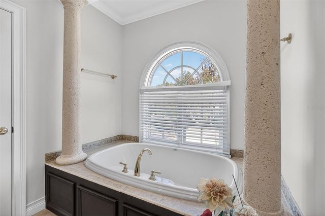 1100 TORTUGA CIRCLE NE, St Petersburg, FL 33702