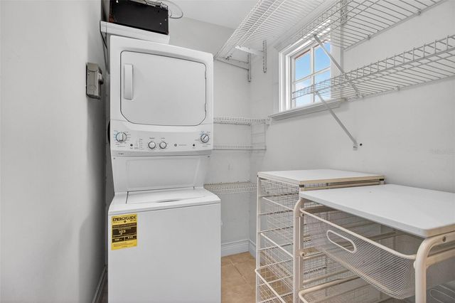 1100 TORTUGA CIRCLE NE, St Petersburg, FL 33702