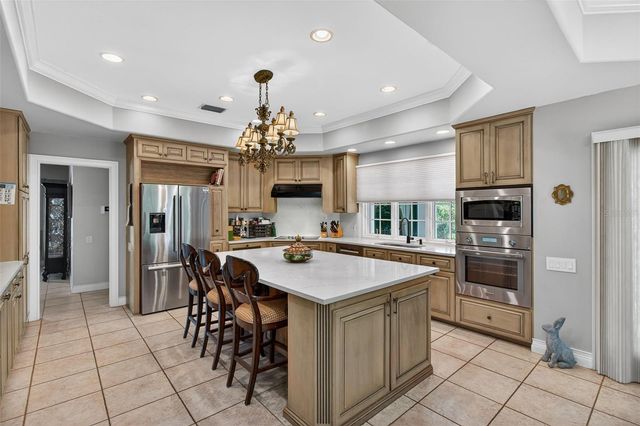 1100 TORTUGA CIRCLE NE, St Petersburg, FL 33702