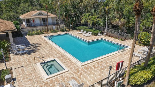 1100 TORTUGA CIRCLE NE, St Petersburg, FL 33702