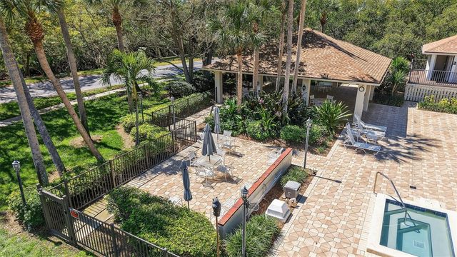 1100 TORTUGA CIRCLE NE, St Petersburg, FL 33702