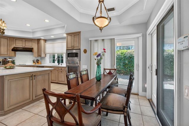 1100 TORTUGA CIRCLE NE, St Petersburg, FL 33702