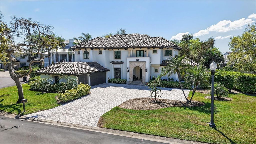 1100 TORTUGA CIRCLE NE, St Petersburg, FL 33702