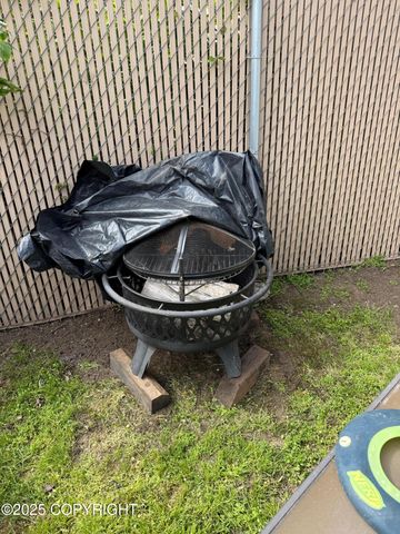 2090 Dimond Drive, Anchorage, AK 99507