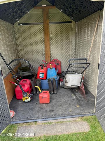 2090 Dimond Drive, Anchorage, AK 99507