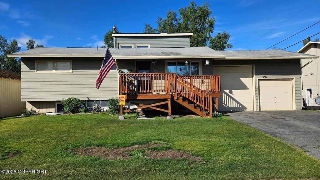 2090 Dimond Drive, Anchorage, AK 99507