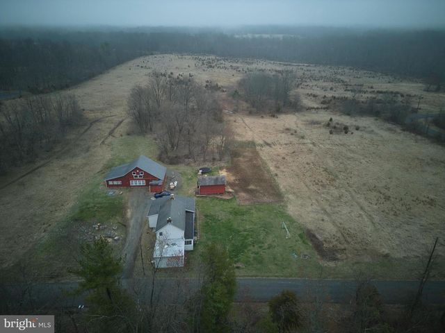 19 THATCHER RD, Frenchtown, NJ 08825