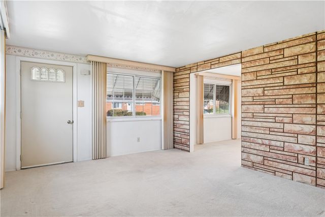 2710 Race St, Penn Hills, PA 15235