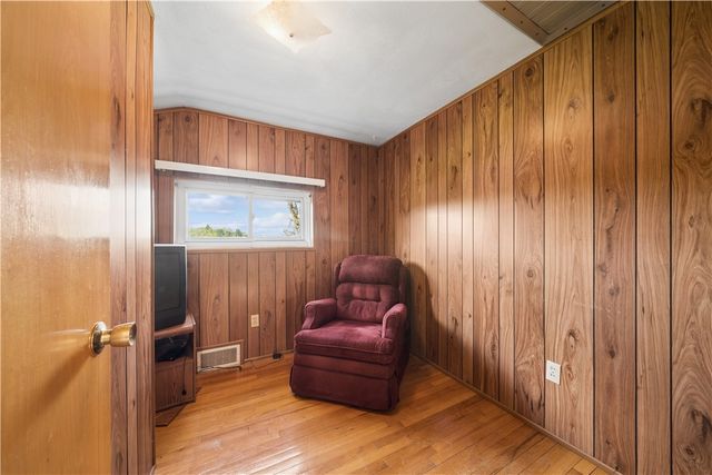 2710 Race St, Penn Hills, PA 15235