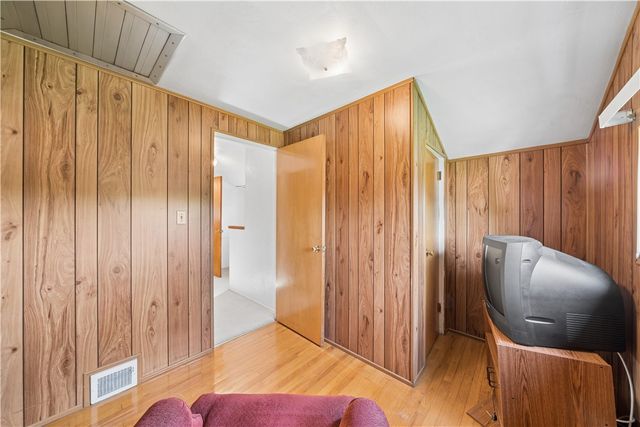 2710 Race St, Penn Hills, PA 15235