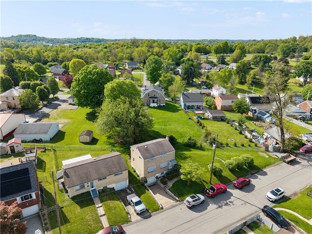 2710 Race St, Penn Hills, PA 15235
