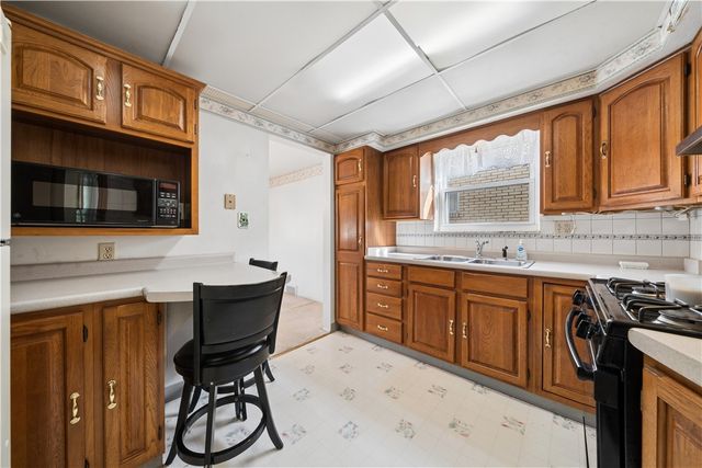 2710 Race St, Penn Hills, PA 15235