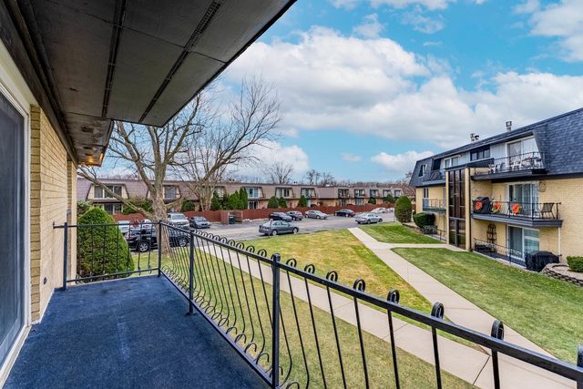 11128 S 84th Avenue 2B, Palos Hills, IL 60465