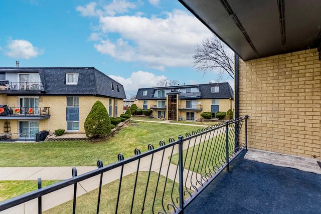 11128 S 84th Avenue 2B, Palos Hills, IL 60465