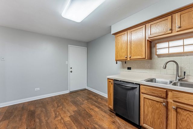 11128 S 84th Avenue 2B, Palos Hills, IL 60465