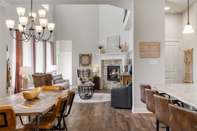 1820 Roundtree Circle W, Fort Worth, TX 76008