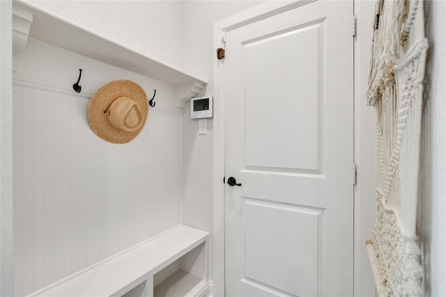 1820 Roundtree Circle W, Fort Worth, TX 76008