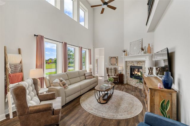 1820 Roundtree Circle W, Fort Worth, TX 76008