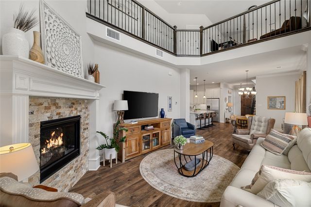 1820 Roundtree Circle W, Fort Worth, TX 76008