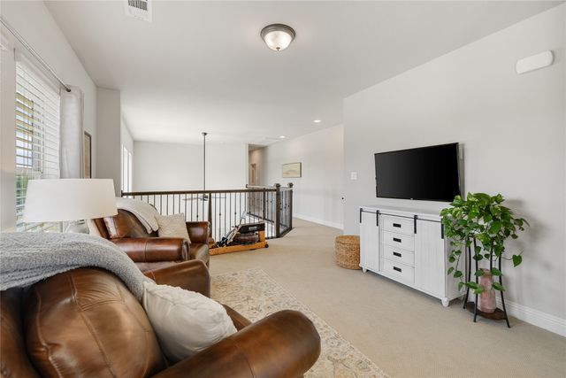 1820 Roundtree Circle W, Fort Worth, TX 76008