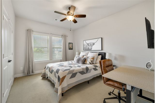 1820 Roundtree Circle W, Fort Worth, TX 76008