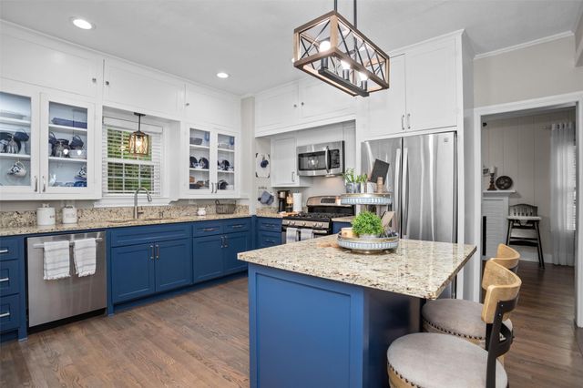 419 E Bell Avenue, Crockett, TX 75835