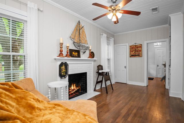 419 E Bell Avenue, Crockett, TX 75835