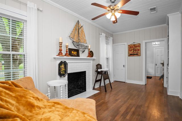 419 E Bell Avenue, Crockett, TX 75835