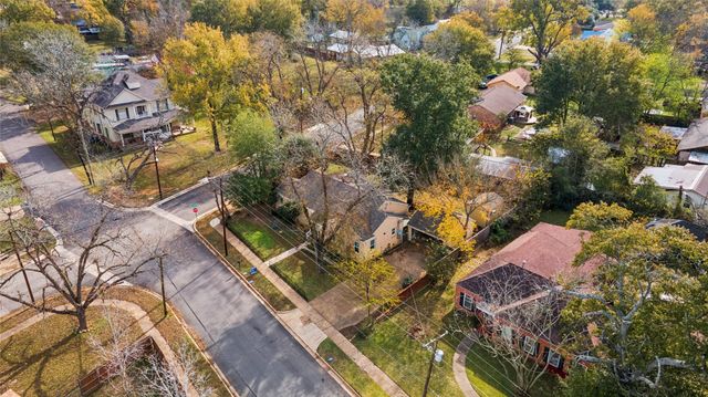 419 E Bell Avenue, Crockett, TX 75835