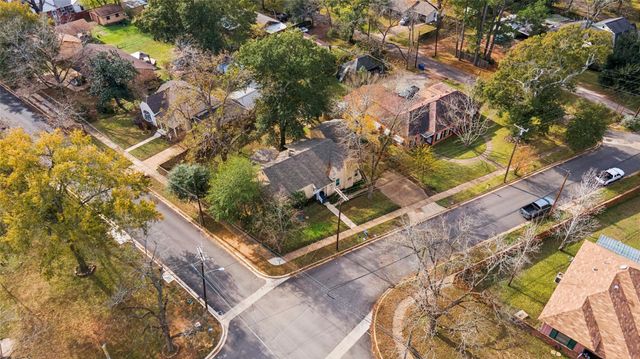 419 E Bell Avenue, Crockett, TX 75835