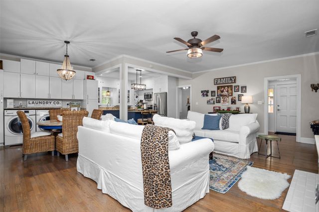 419 E Bell Avenue, Crockett, TX 75835