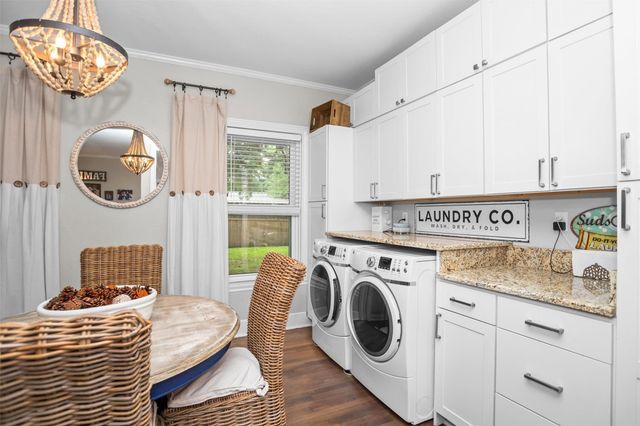 419 E Bell Avenue, Crockett, TX 75835