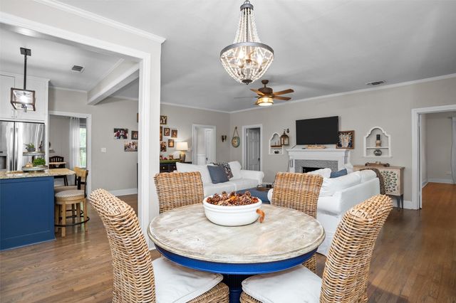 419 E Bell Avenue, Crockett, TX 75835