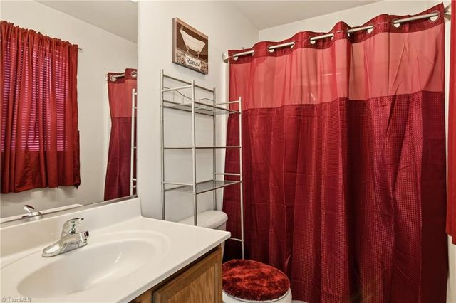 5812 Huckleberry Court, Winston-salem, NC 27105