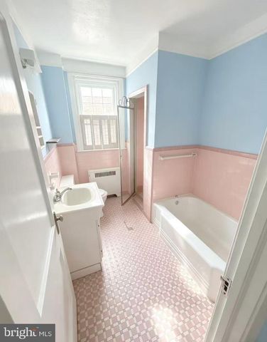 6510 OXFORD AVE, Philadelphia, PA 19111