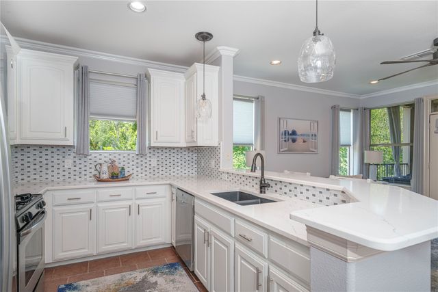 500 Waters Edge Drive 221, Lake Dallas, TX 75065