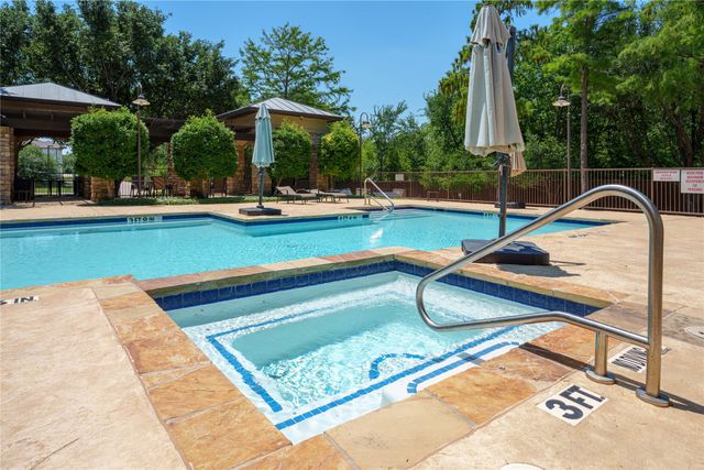 500 Waters Edge Drive 221, Lake Dallas, TX 75065