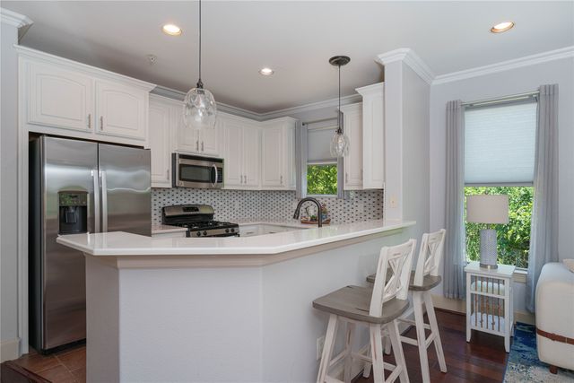 500 Waters Edge Drive 221, Lake Dallas, TX 75065