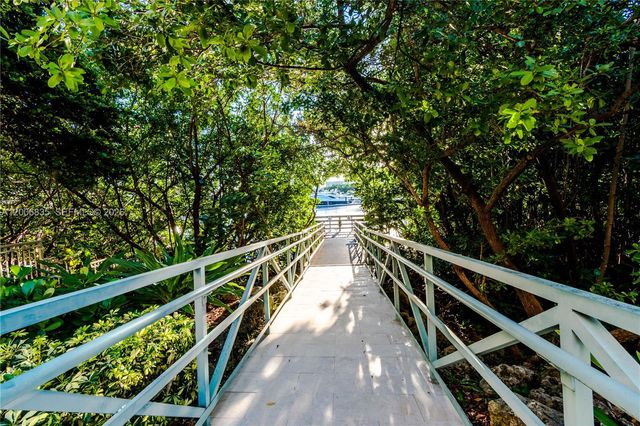 19555 E Country Club Dr 8303, Aventura, FL 33180