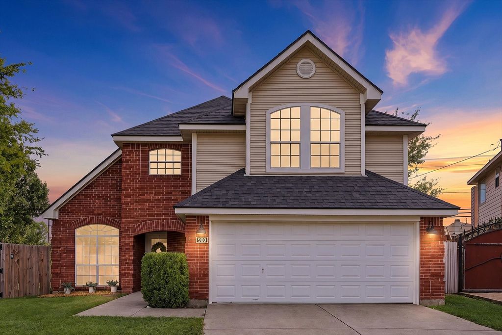 900 Blossomwood Court, Arlington, TX 76017 — exterior