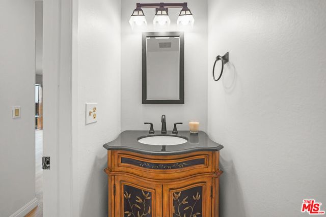 11952 Darlington Avenue 3, Los Angeles, CA 90049