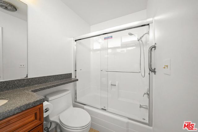 11952 Darlington Avenue 3, Los Angeles, CA 90049