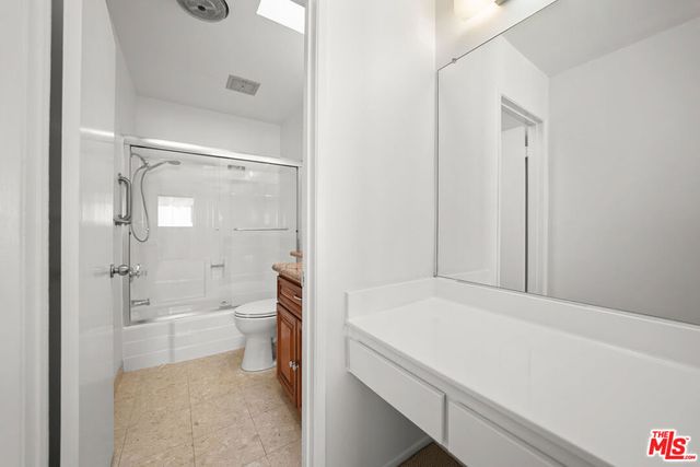 11952 Darlington Avenue 3, Los Angeles, CA 90049