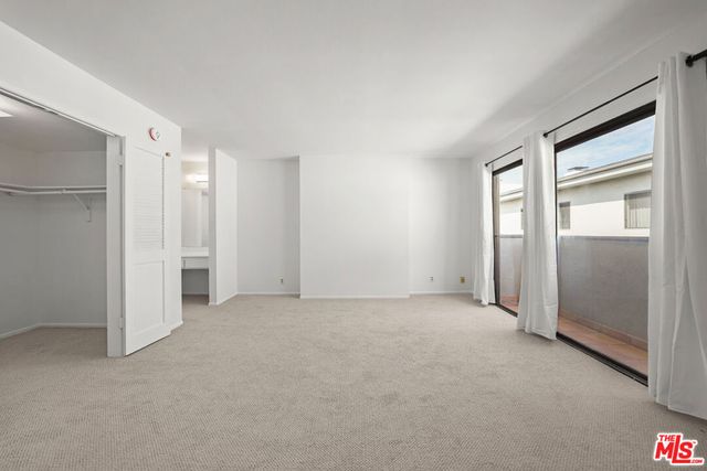 11952 Darlington Avenue 3, Los Angeles, CA 90049