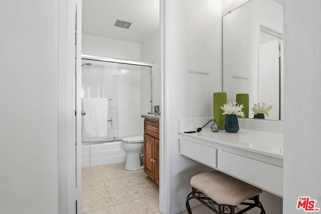 11952 Darlington Avenue 3, Los Angeles, CA 90049