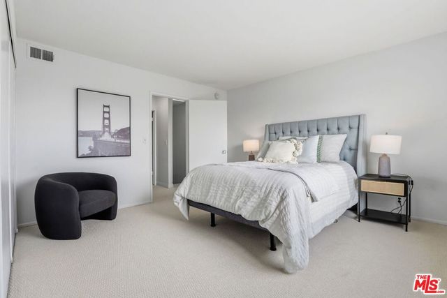 11952 Darlington Avenue 3, Los Angeles, CA 90049