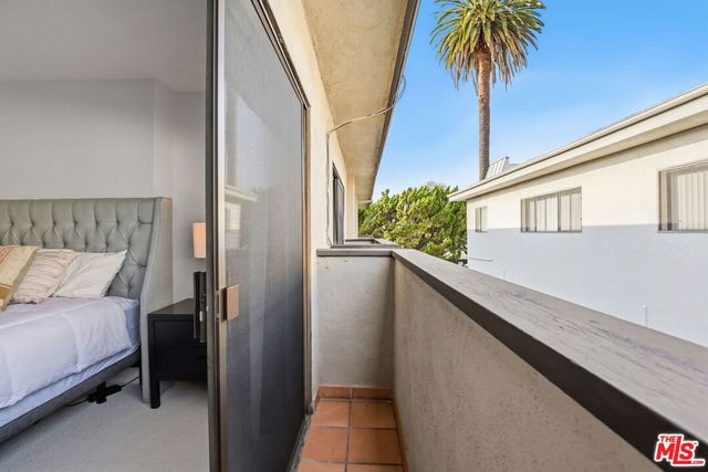 11952 Darlington Avenue 3, Los Angeles, CA 90049