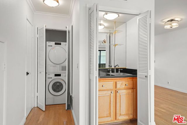 11952 Darlington Avenue 3, Los Angeles, CA 90049