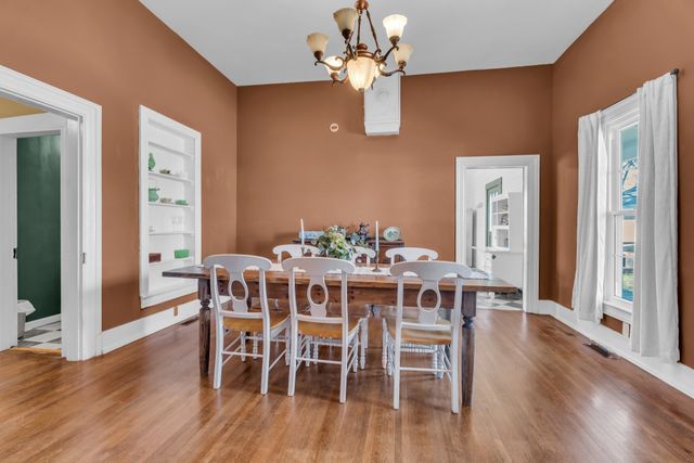 111 College Ave, Centerville, TN 37033